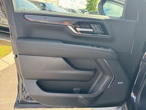 New 2026 GMC Yukon XL Elevation w/ Elevation Premium Package AWD/4WD image 15
