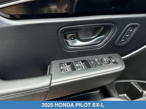 Certified 2025 Honda Pilot EX-L image 13