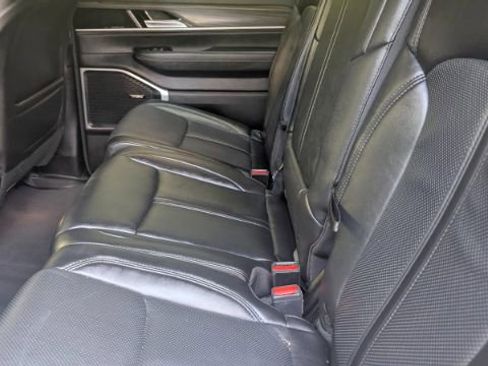 Used 2023 Jeep Wagoneer L Series II image 21