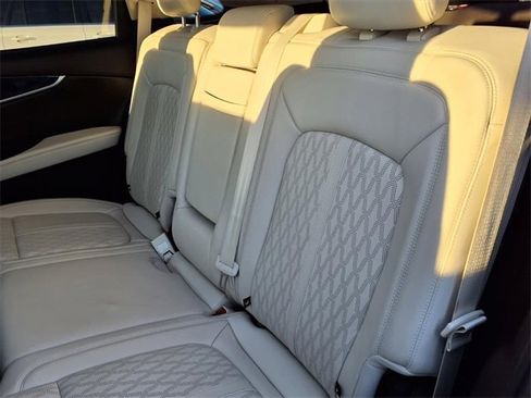 Certified 2022 Lincoln Nautilus Black Label image 9