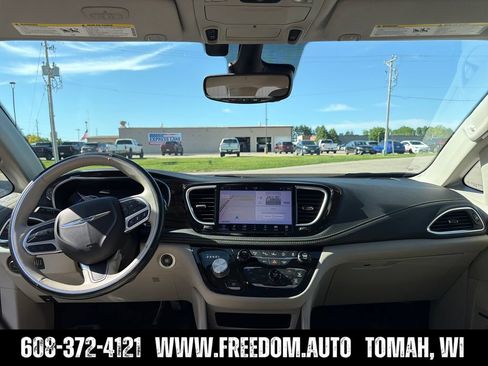 Used 2021 Chrysler Pacifica Limited w/ Premium & Safety Sphere Group AWD/4WD image 12