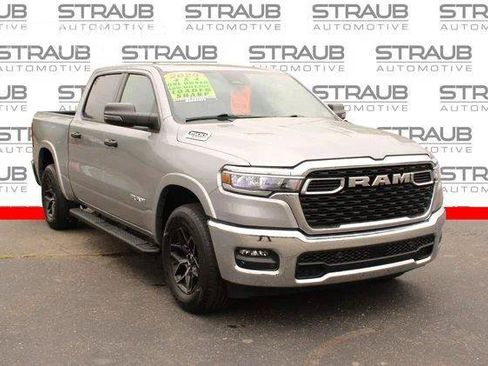 Used 2025 RAM 1500 Big Horn AWD/4WD image 1
