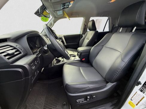 Used 2024 Toyota 4Runner SR5 Premium w/ SR5 Premium Package image 7