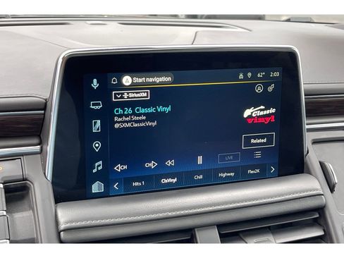 Used 2022 Chevrolet Suburban LT w/ Luxury Package image 28