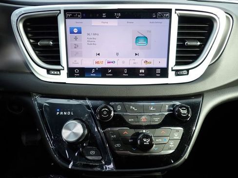 New 2026 Chrysler Voyager LX FWD image 21