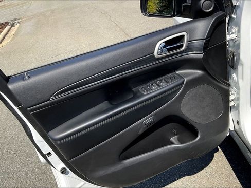 Certified 2021 Jeep Grand Cherokee Limited image 28