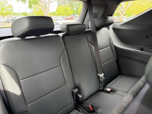 Used 2025 Chevrolet Traverse High Country w/ LPO, Floor Liner Package AWD/4WD image 16