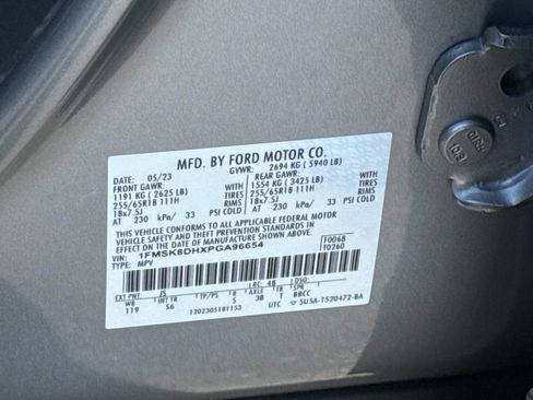 Used 2023 Ford Explorer XLT w/ Equipment Group 202A AWD/4WD image 30