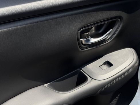 Certified 2027 Honda HR-V LX image 22