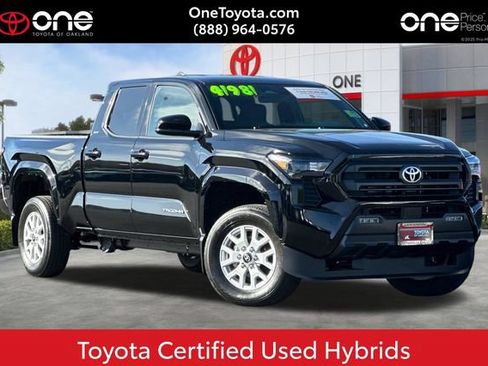 Certified 2026 Toyota Tacoma SR5 AWD/4WD image 1