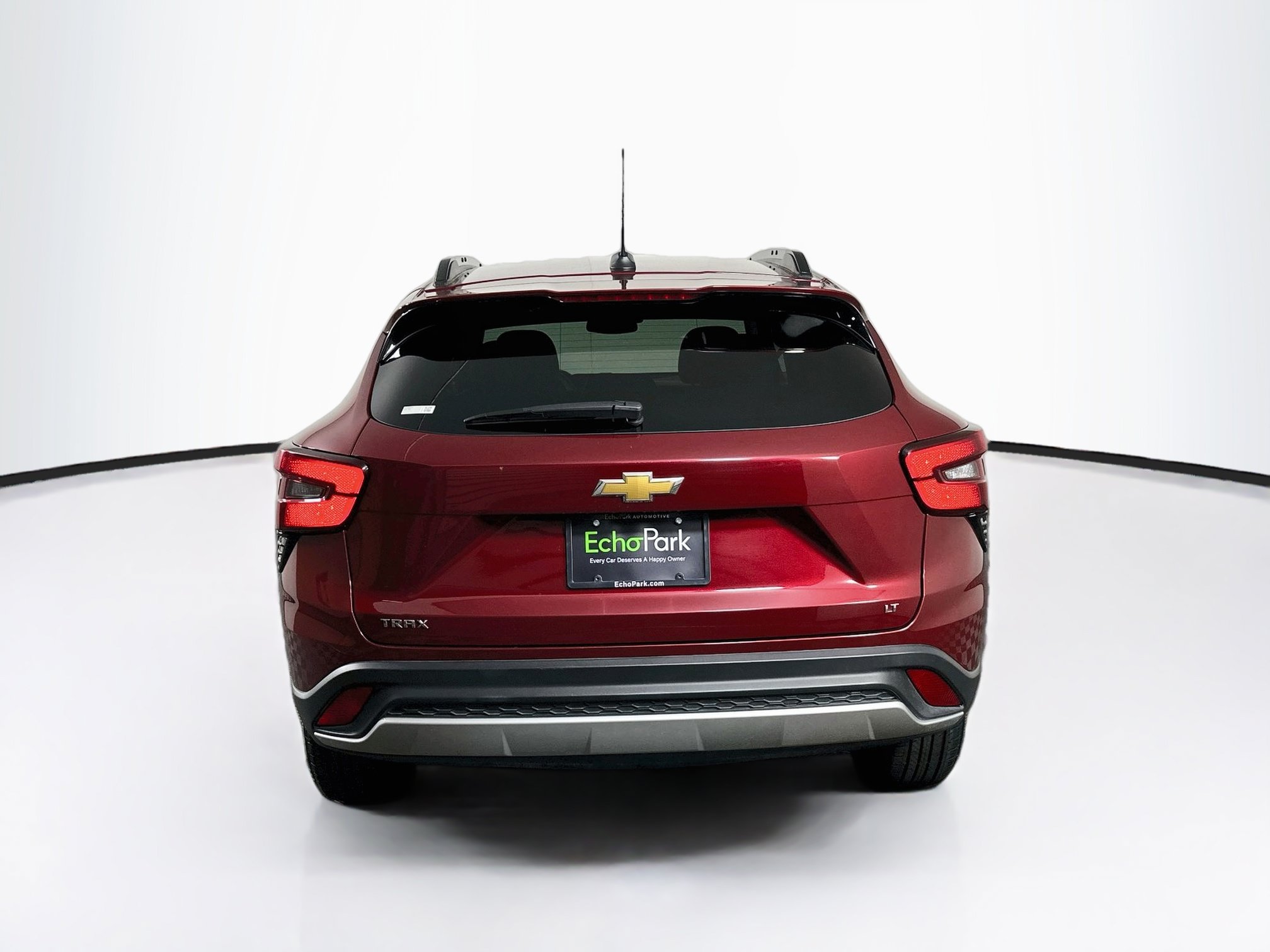 Used 2025 Chevrolet Trax LT FWD image 7