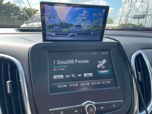 Used 2018 Chevrolet Equinox LT FWD image 18