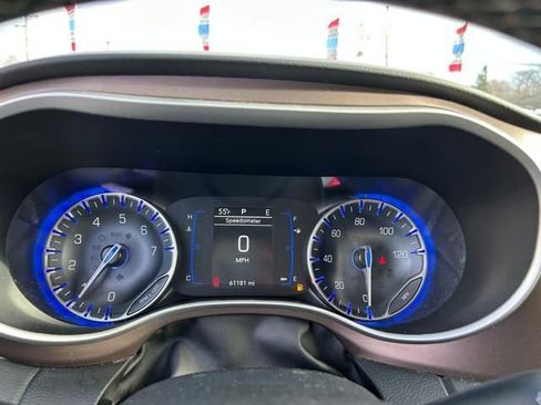 Used 2022 Chrysler Voyager LX image 23