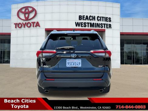 Certified 2025 Toyota RAV4 XLE FWD image 10