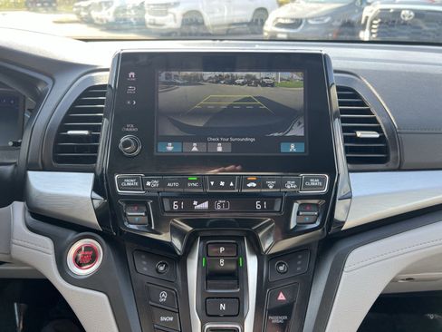 Used 2023 Honda Odyssey EX-L image 17