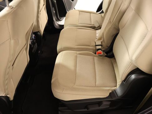 Used 2023 Ford Explorer Base image 11