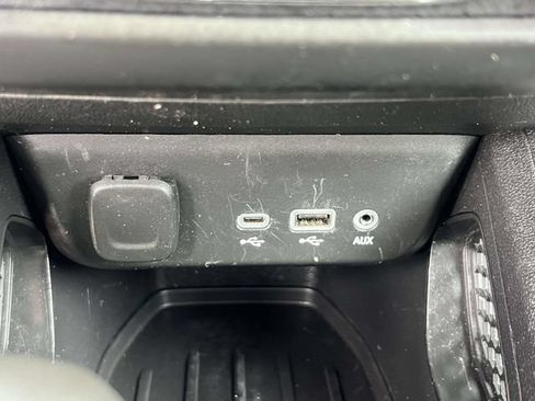 Used 2023 Chevrolet TrailBlazer RS FWD image 31