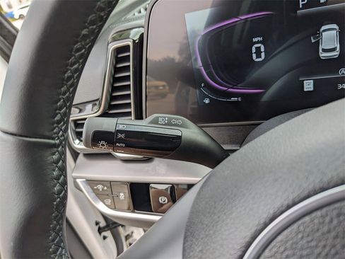 Certified 2025 Kia Sportage EX w/ Premium Package image 34