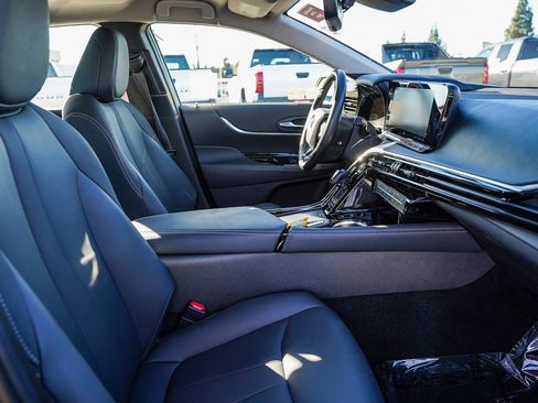 Certified 2022 Toyota Mirai XLE image 17