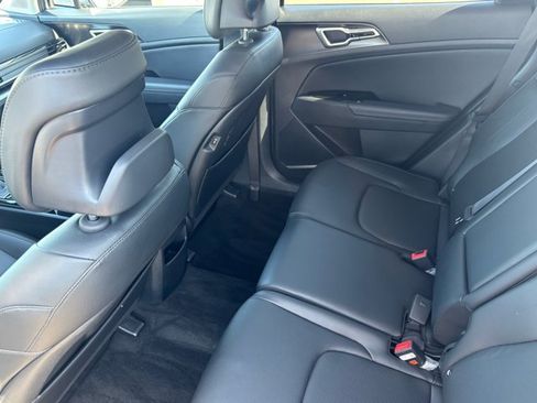 Certified 2025 Kia Sportage EX w/ Premium Package FWD image 27