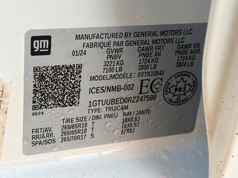 Used 2024 GMC Sierra 1500 SLE w/ X31 Off-Road Package image 33