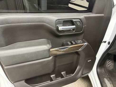 Used 2019 Chevrolet Silverado 1500 LT Trail Boss AWD/4WD image 19
