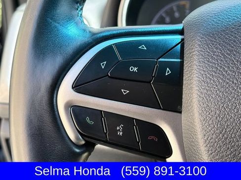 Used 2019 Jeep Grand Cherokee Altitude RWD image 13