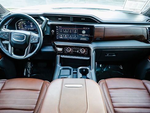 Used 2024 GMC Sierra 3500 Denali Ultimate image 10