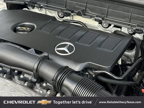 Used 2022 Mercedes-Benz GLB 250 image 32