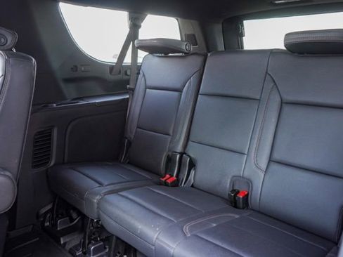 Used 2025 Chevrolet Suburban High Country AWD/4WD image 22