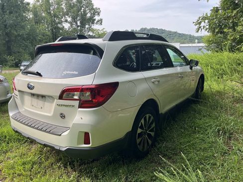 Used 2016 Subaru Outback 2.5i Limited AWD/4WD image 3
