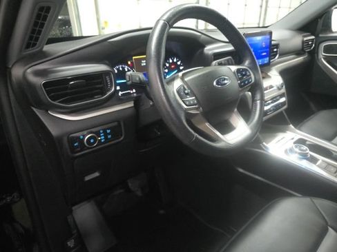 Used 2023 Ford Explorer XLT w/ Equipment Group 202A image 19