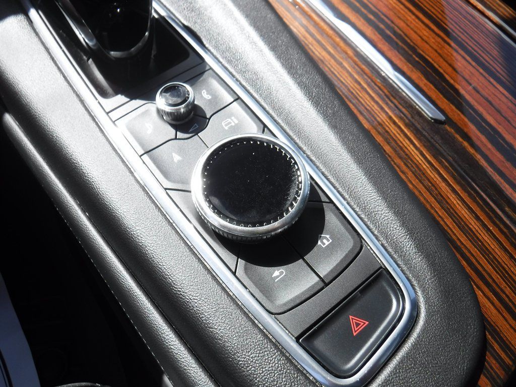 Used 2023 Cadillac Escalade ESV Premium Luxury RWD image 25