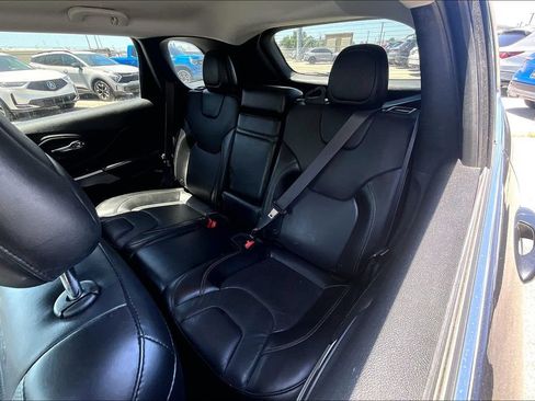 Used 2019 Jeep Cherokee Limited AWD/4WD image 33