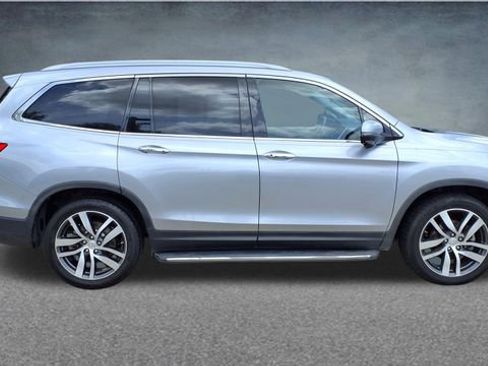 Used 2016 Honda Pilot Touring image 9