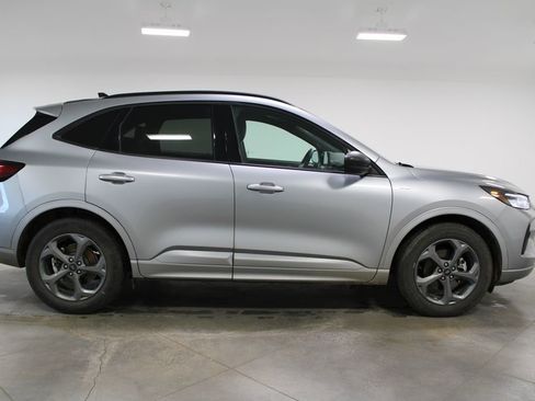 Used 2024 Ford Escape ST-Line image 9