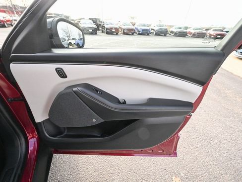 Certified 2025 Ford Mustang Mach-E Premium image 26