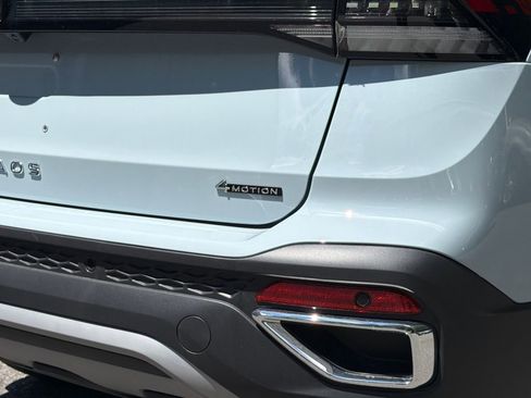 New 2026 Volkswagen Taos SE AWD/4WD image 4