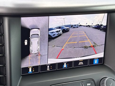 Used 2022 GMC Acadia AT4 w/ Technology Package AWD/4WD image 18
