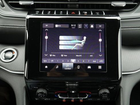 New 2025 Jeep Grand Cherokee Laredo AWD/4WD image 19
