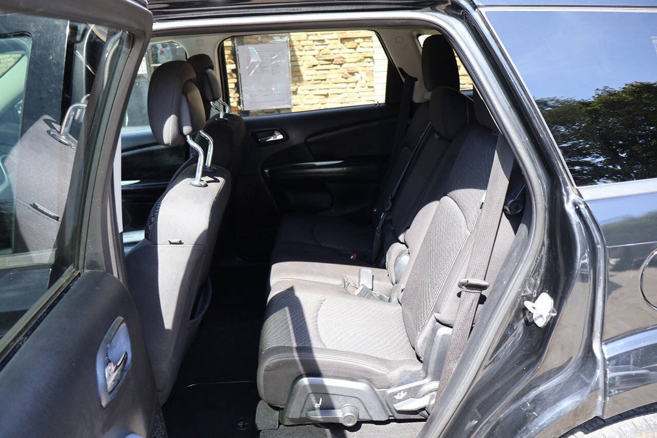 Used 2014 Dodge Journey SXT w/ Flexible Seating Group FWD image 16