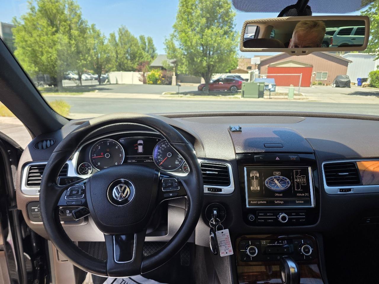 Used 2012 Volkswagen Touareg Sport AWD/4WD image 10