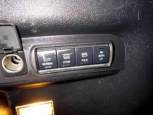 Used 2017 Ford Explorer Limited image 15