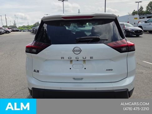 Used 2025 Nissan Rogue SV AWD/4WD image 13