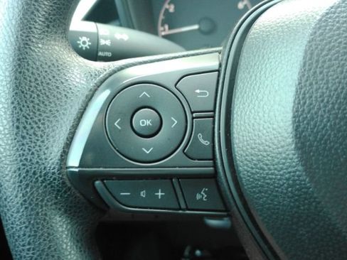 Used 2025 Toyota Corolla LE FWD image 35