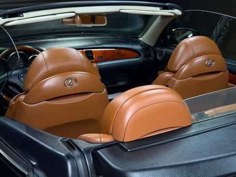 Used 2005 Lexus SC 430 Convertible image 14