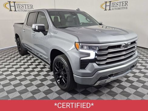 Used 2025 Chevrolet Silverado 1500 High Country AWD/4WD image 2