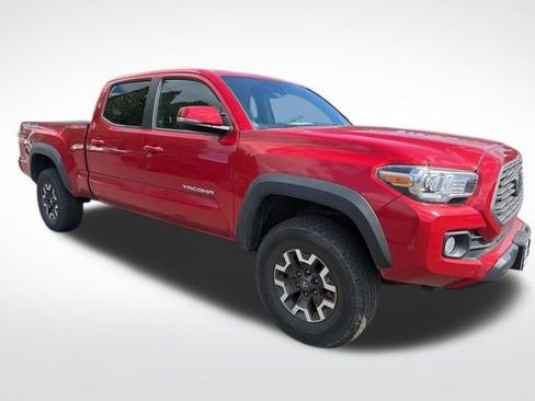 Used 2021 Toyota Tacoma TRD Off-Road w/ TRD Premium Off Road Package AWD/4WD image 2