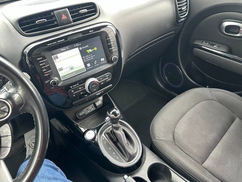 Used 2019 Kia Soul + w/ Audio Package FWD image 20