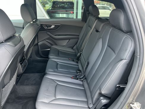 Used 2025 Audi Q7 2.0T Premium w/ Convenience Plus Package AWD/4WD image 12